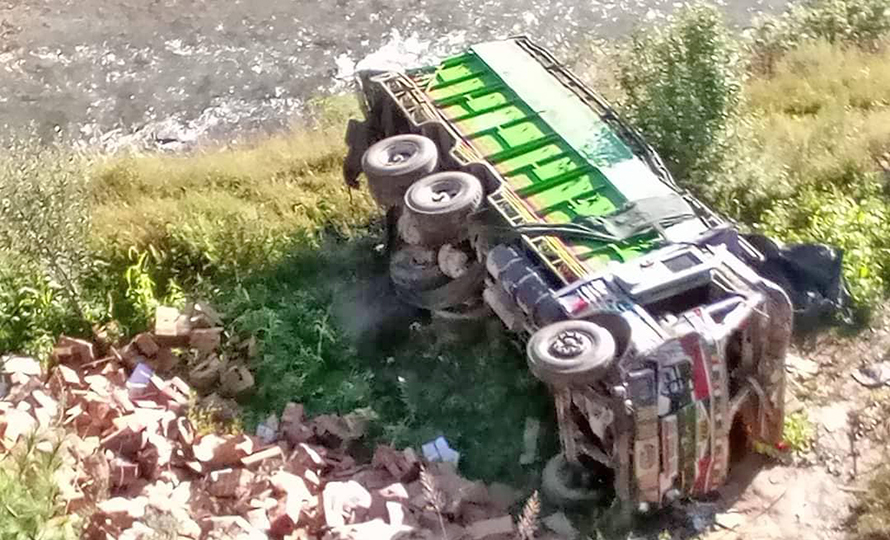 जुम्लामा ट्रक दुर्घटना, चालकको मृत्यु